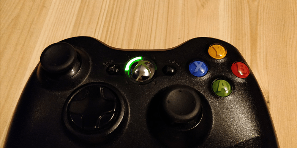 Xbox360 controller and paired light.